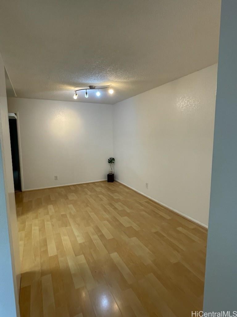 Photo 3 of 21