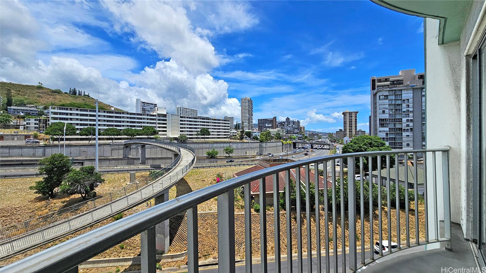 Photo 16 of 24