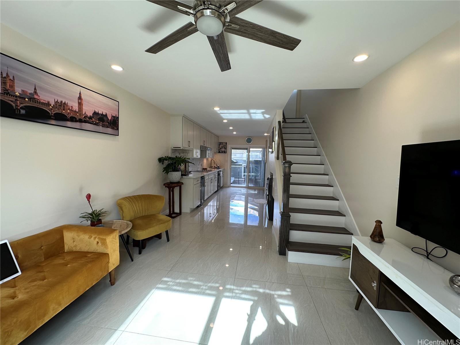 1023 Kapahulu Avenue 21