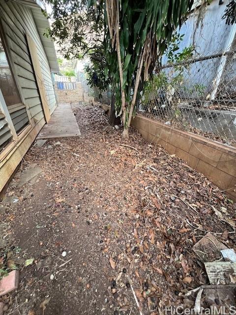 Photo 4 of 25