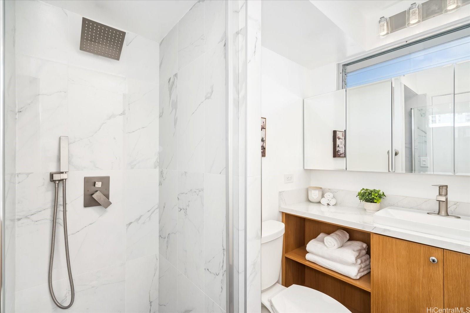 2575 Kuhio Avenue  Unit 1702