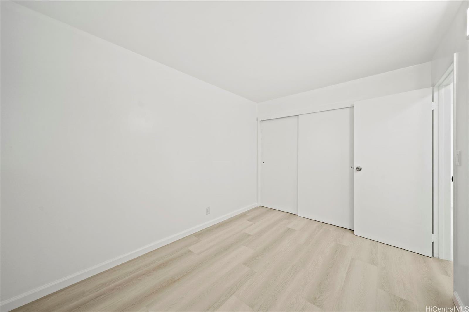 Photo 7 of 22