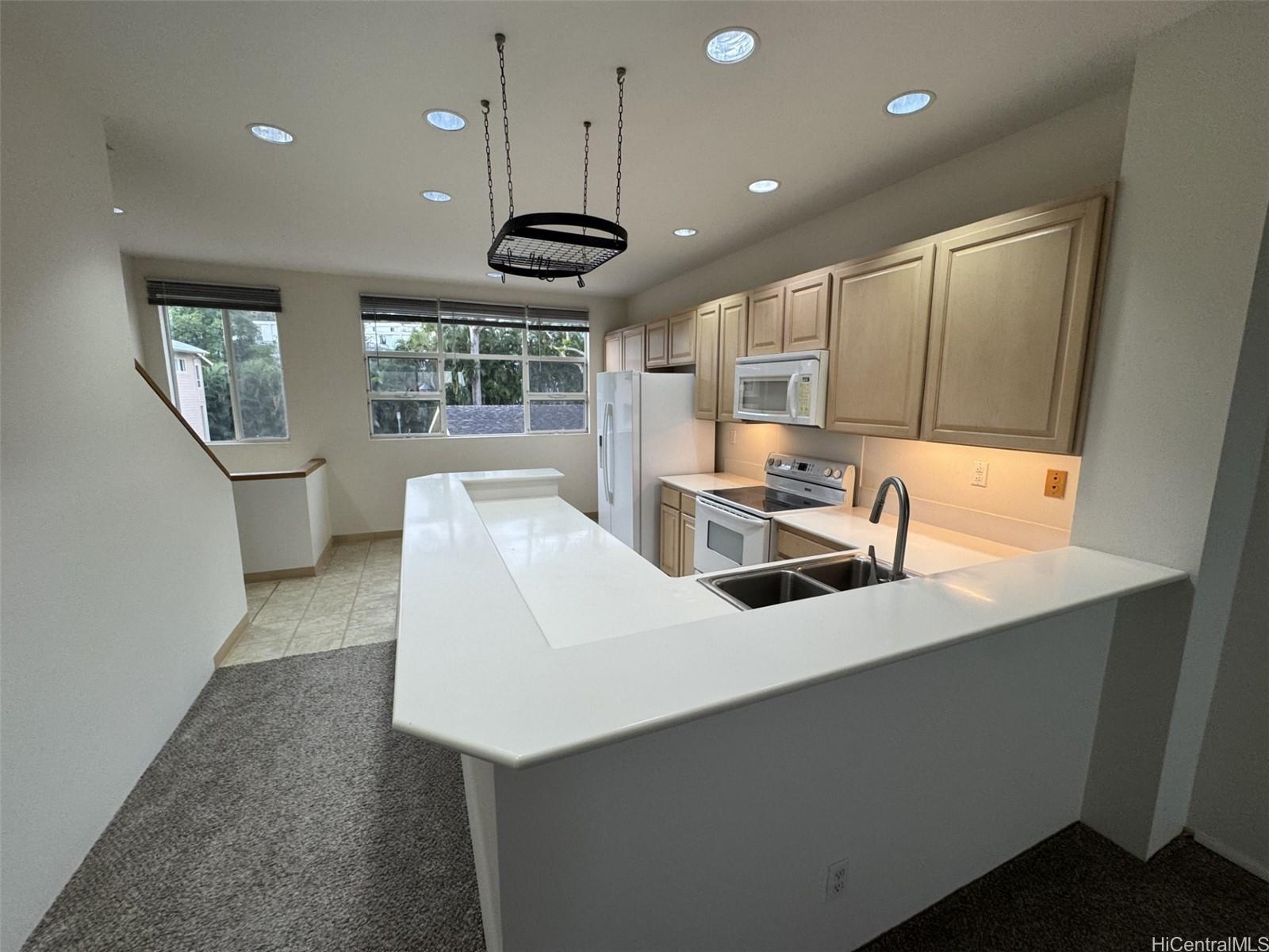 1355 Moanalualani Place 9D