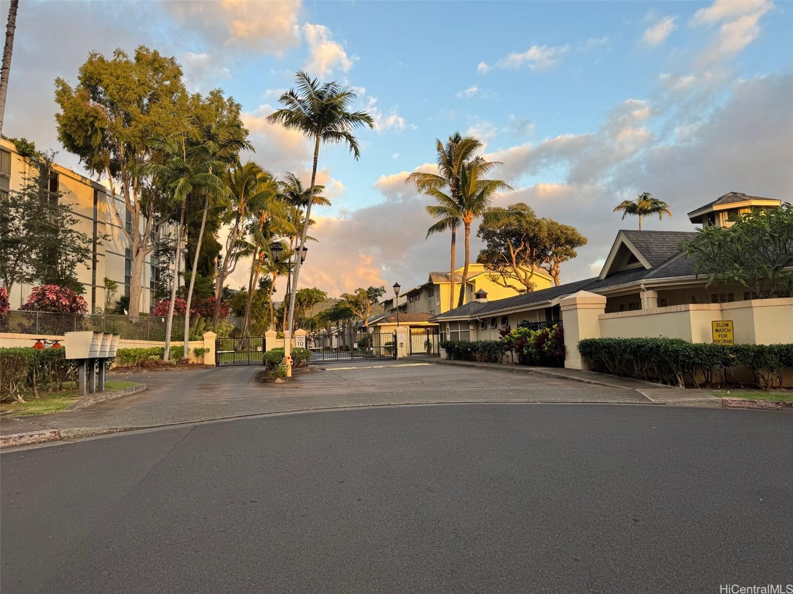 Photo 19 of 25