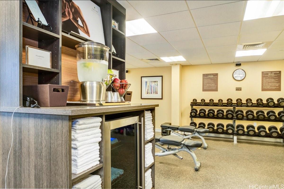 Photo 18 of 25