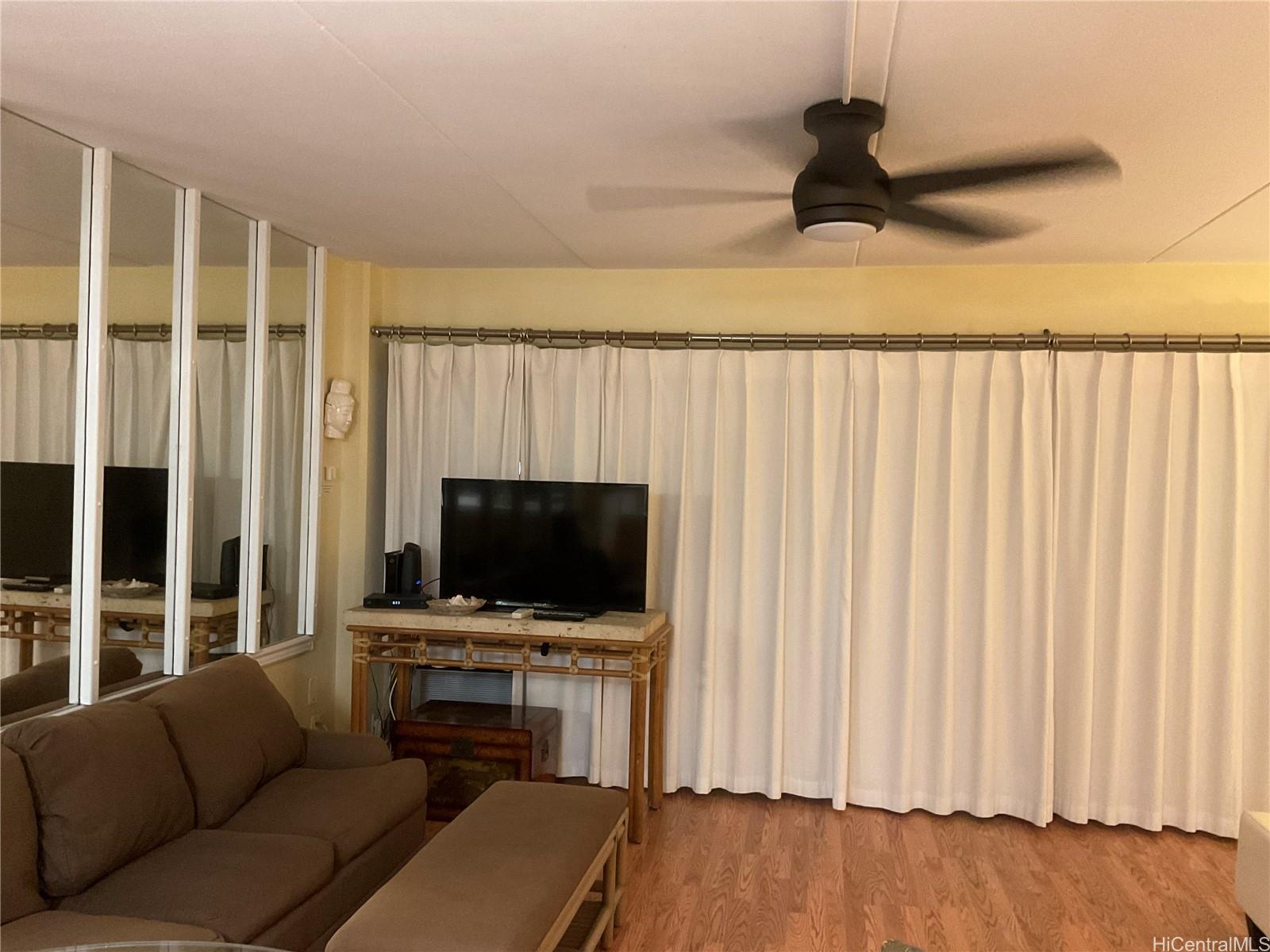 Photo 8 of 25
