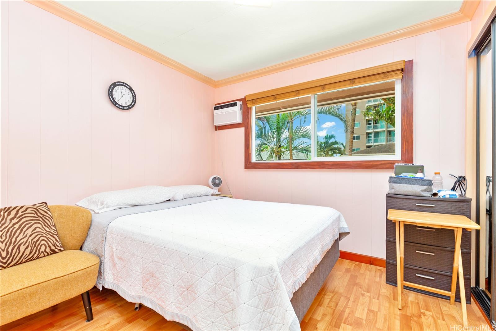 Photo 9 of 19