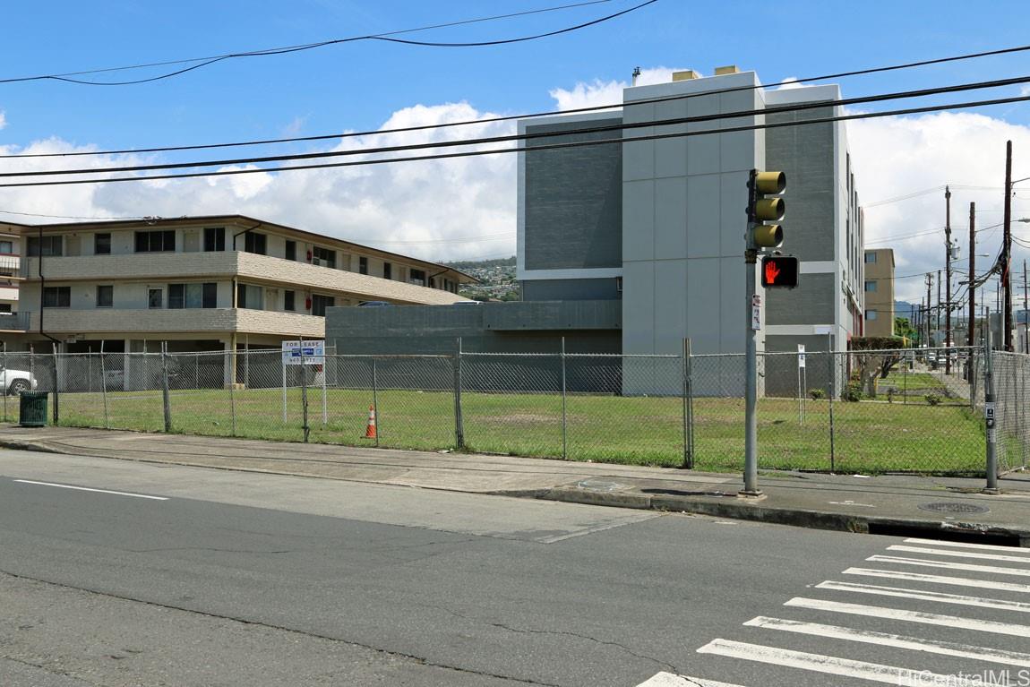 Photo 4 of 5