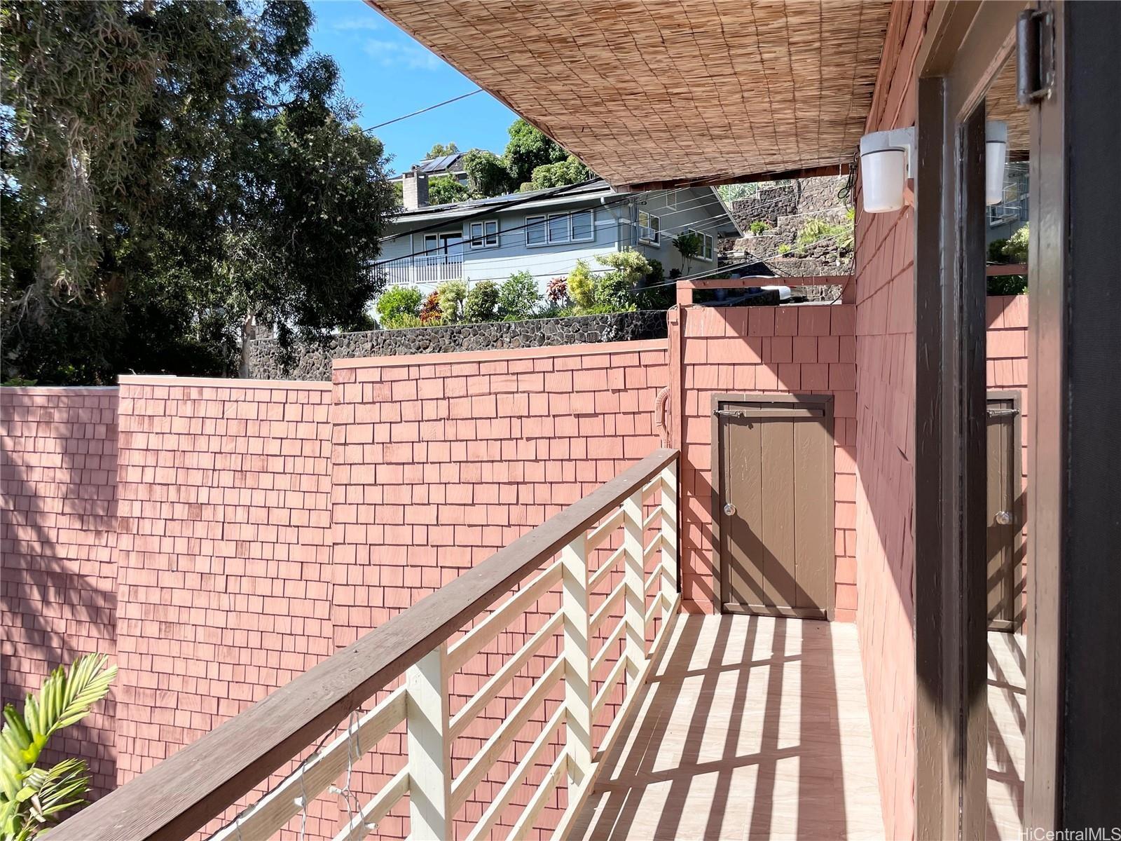 Photo 6 of 25