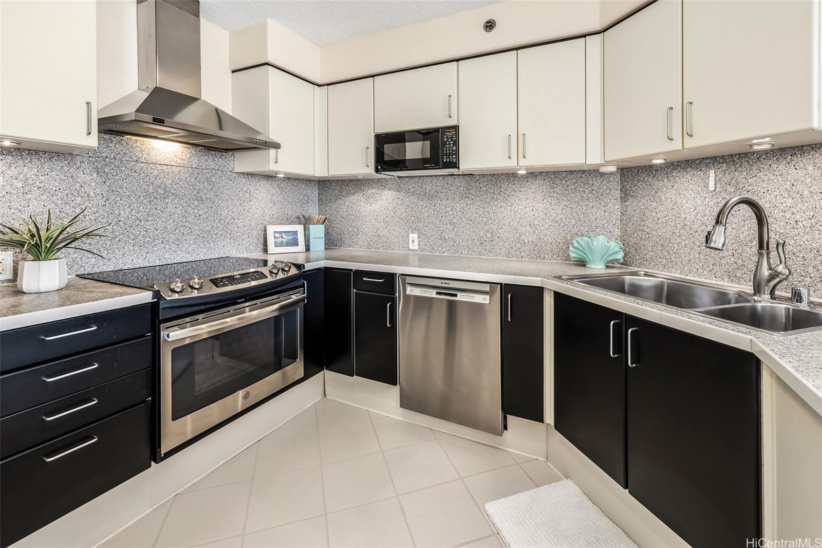 801 S King Street 905