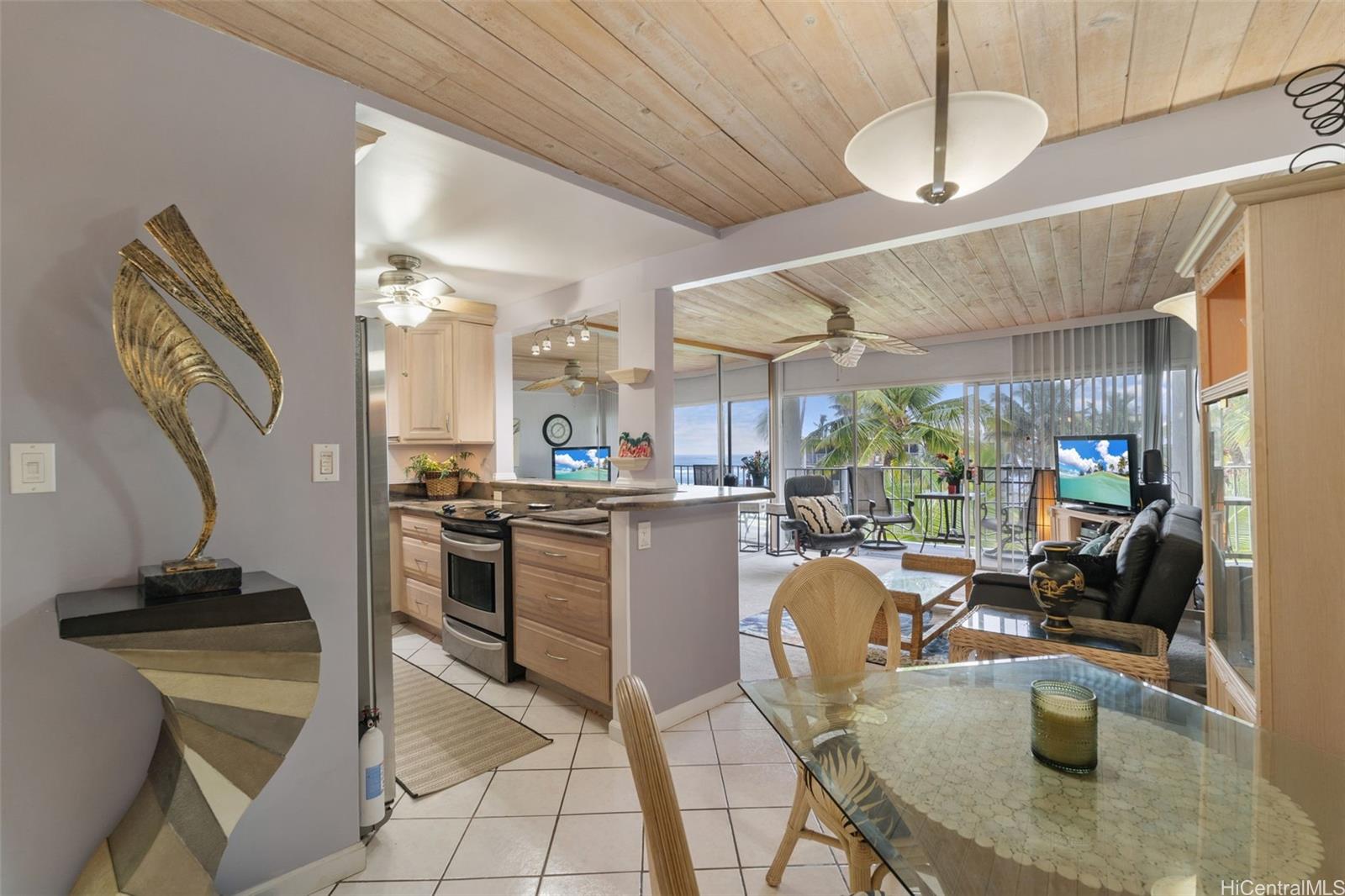 87-561 Farrington Highway  Unit 318