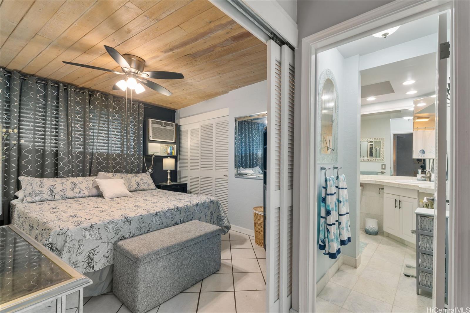 87-561 Farrington Highway  Unit 318