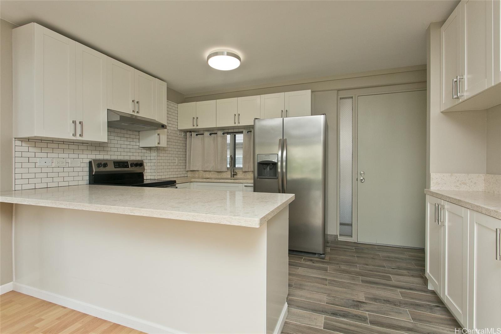 Photo 5 of 17