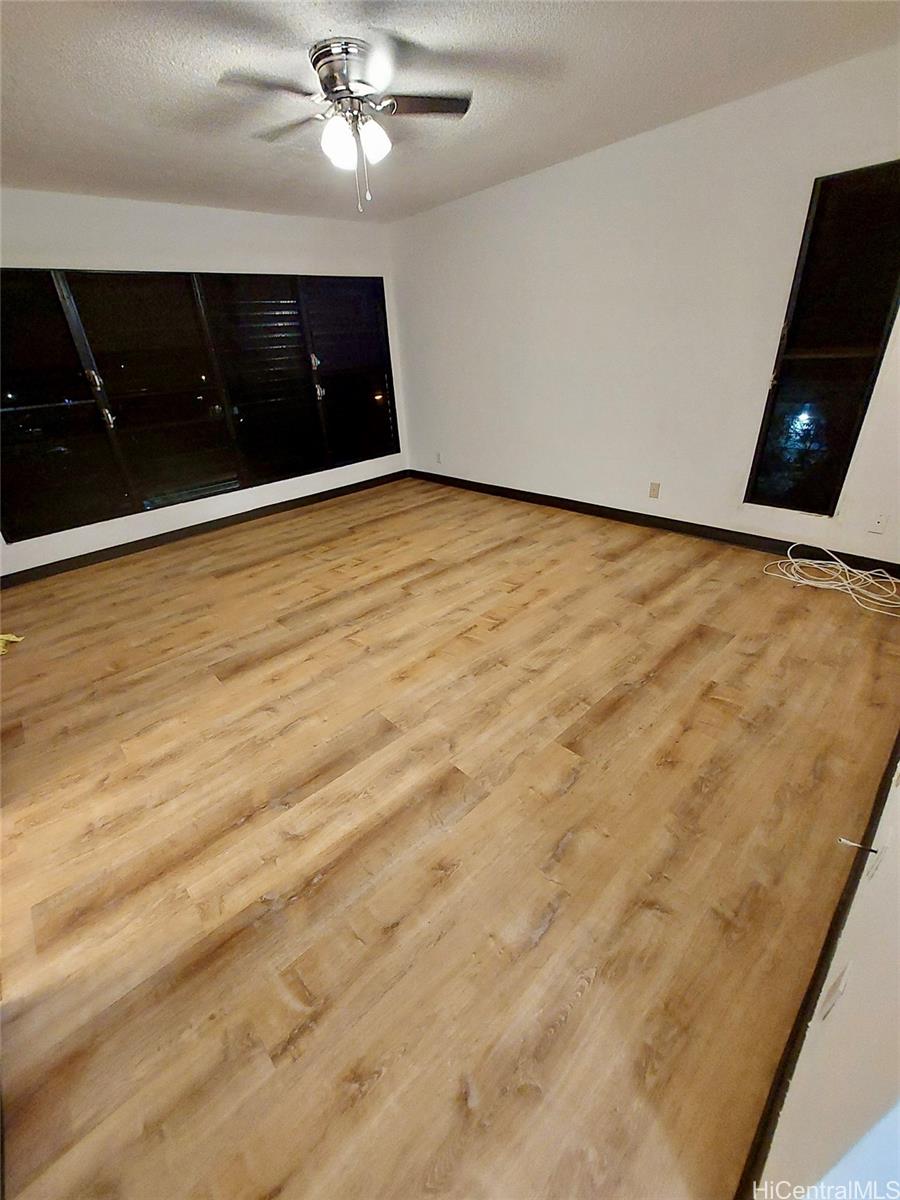 Photo 5 of 18
