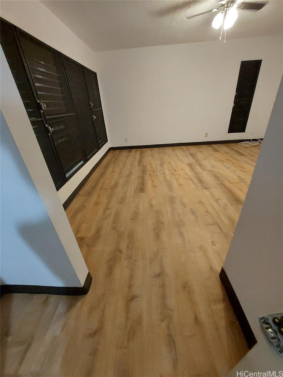 Photo 8 of 18