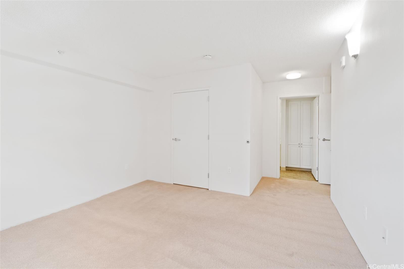 Photo 6 of 25