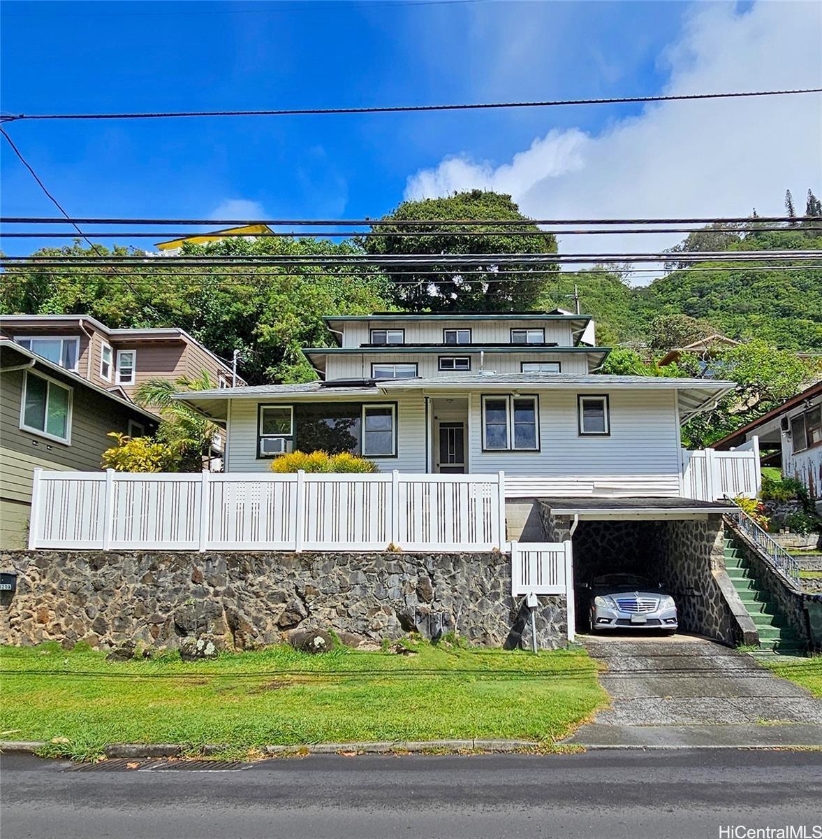 2826 Manoa Road