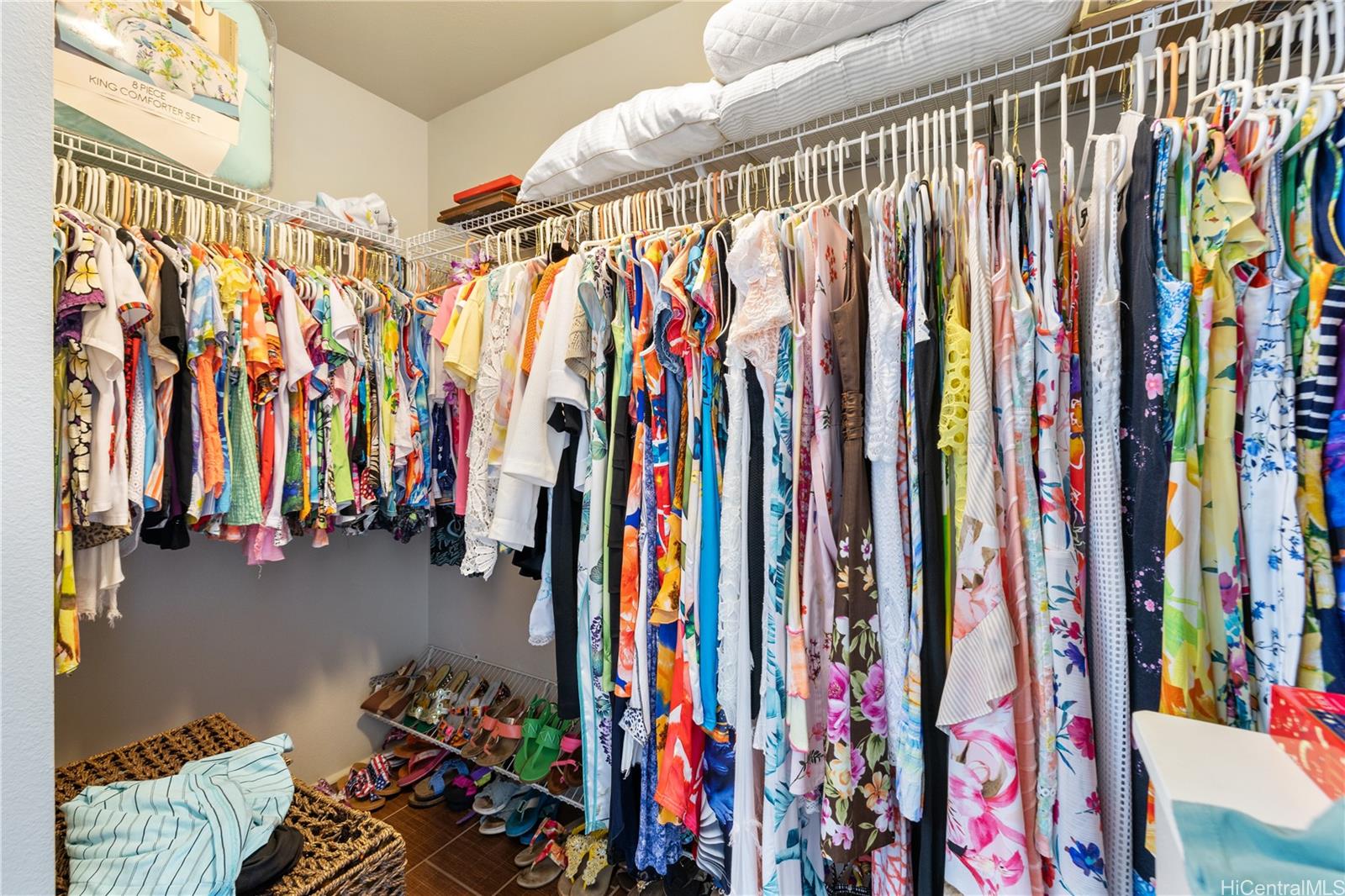 Photo 17 of 24