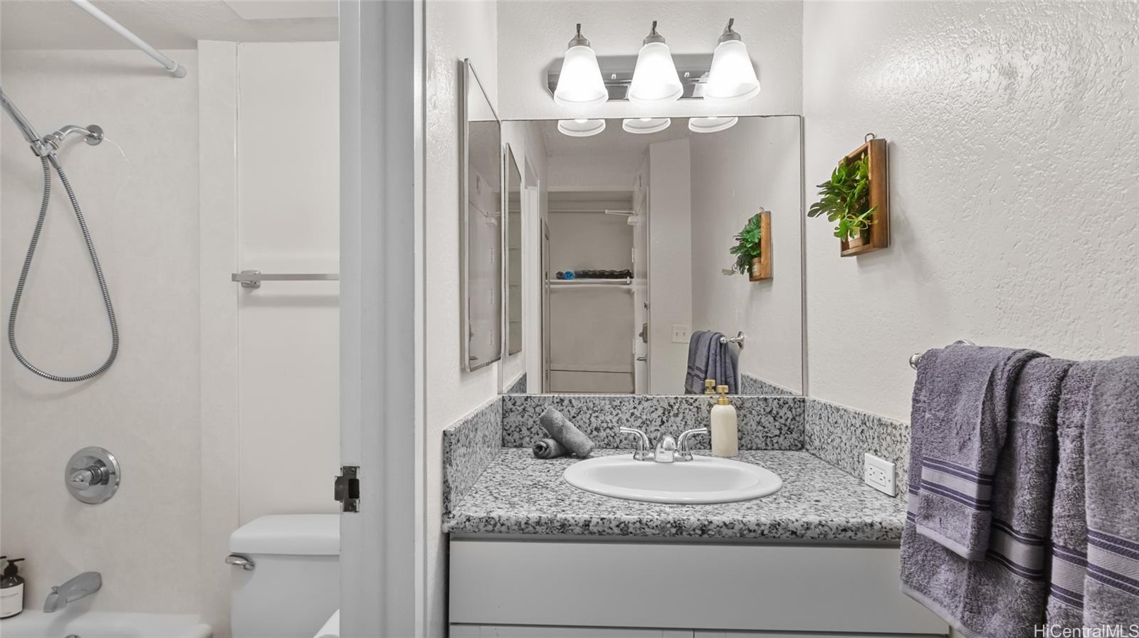 1920 Ala Moana Boulevard  Unit 712