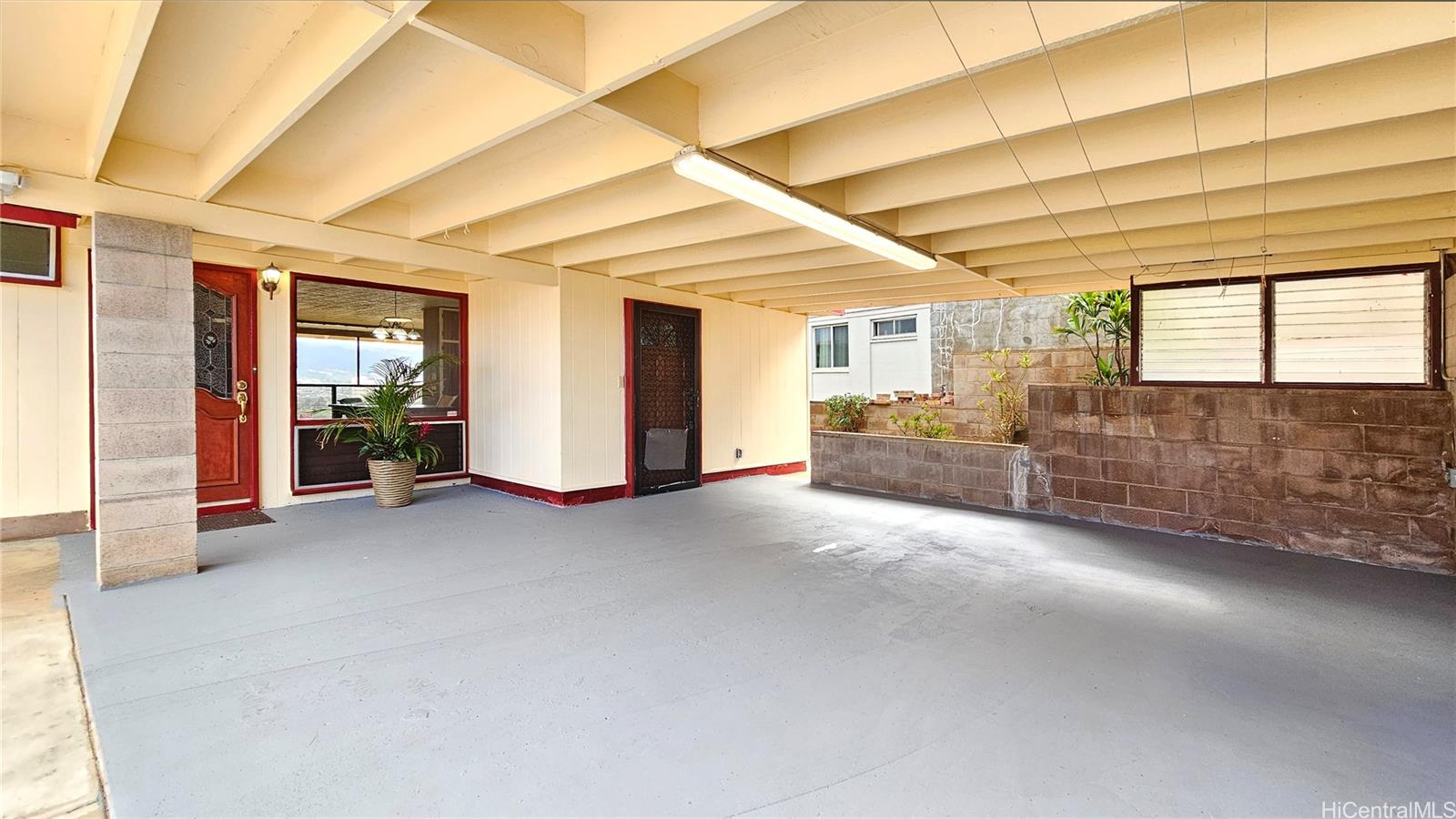 1129 Ala Aloalo Street