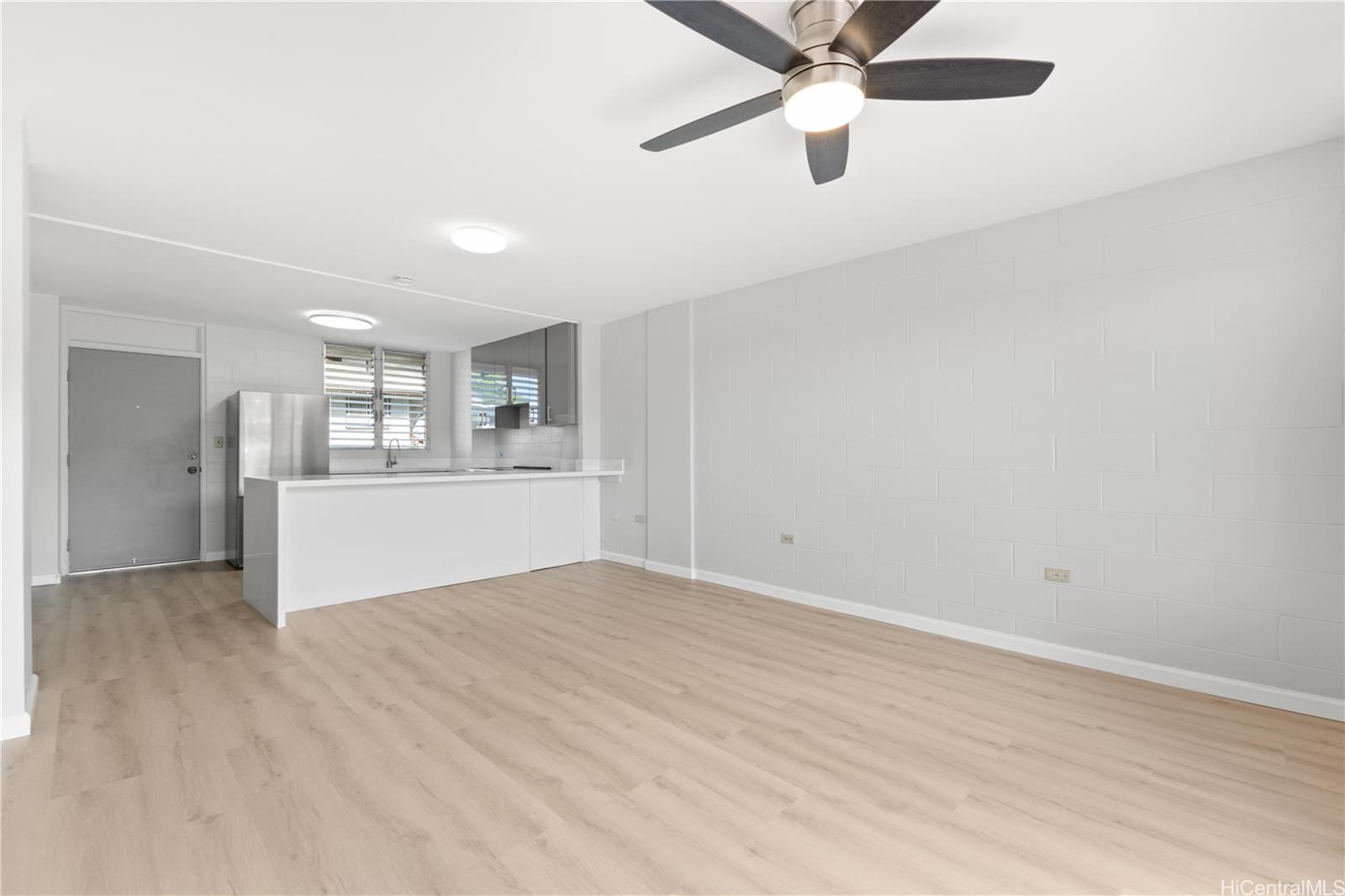 2001 Aupuni Street  Unit 402