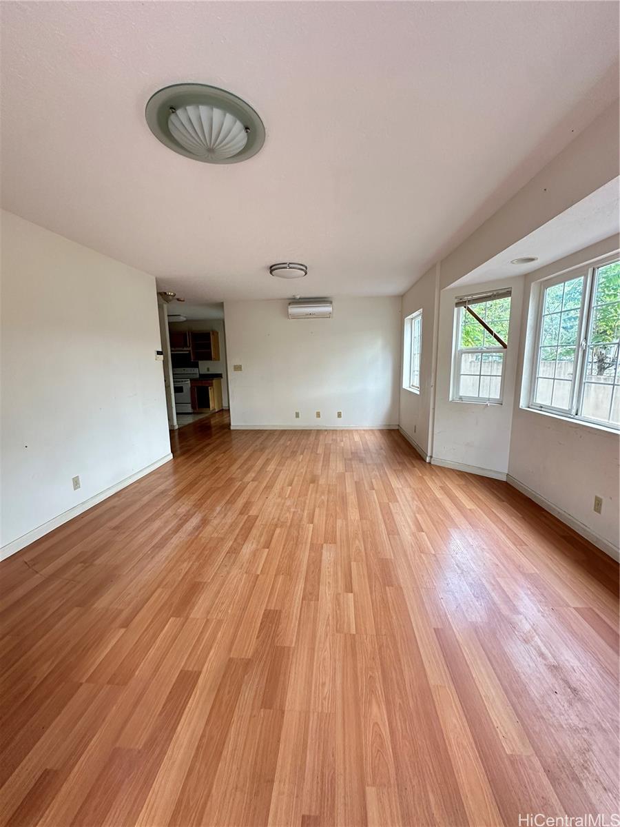 Photo 5 of 22