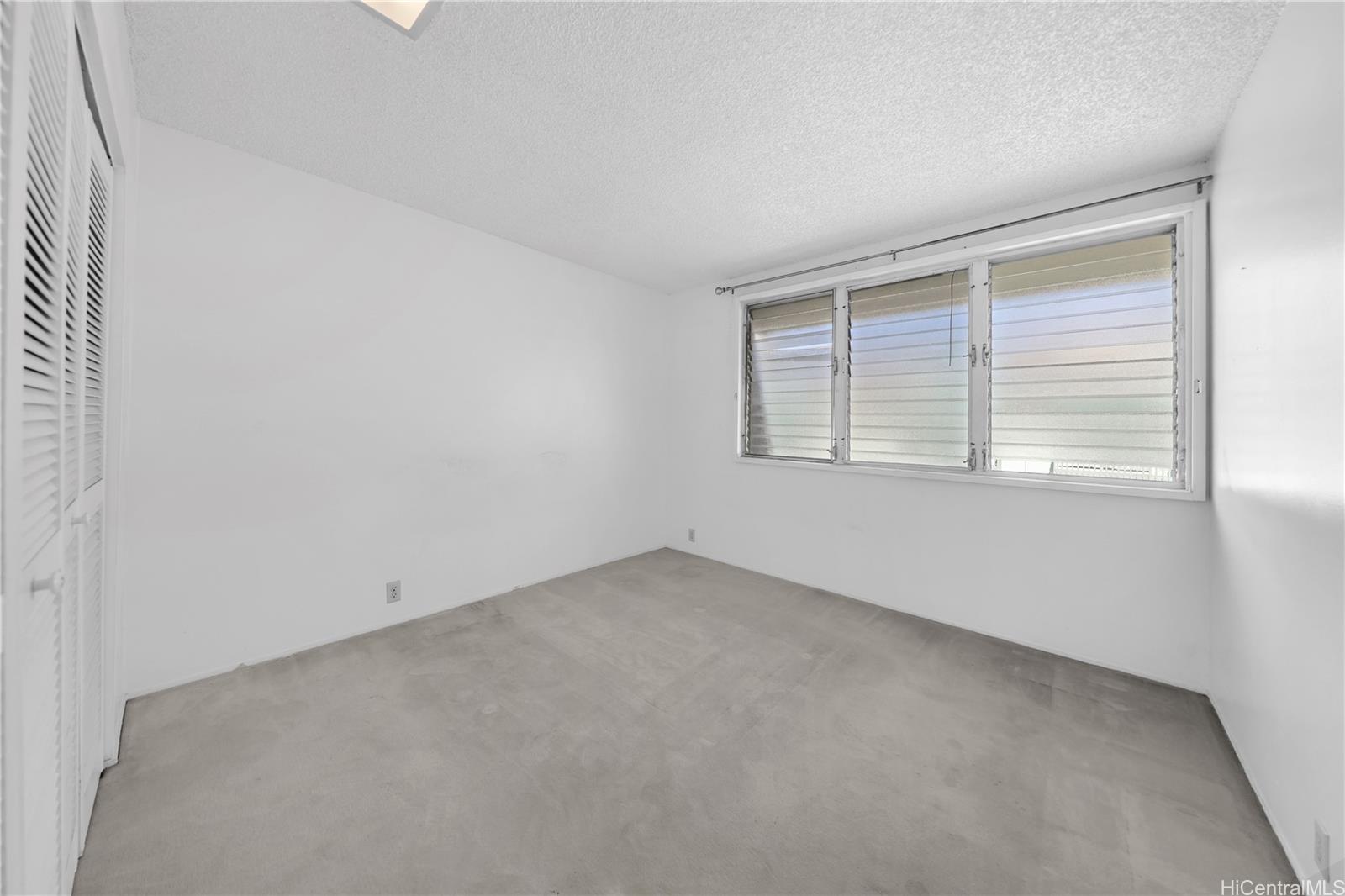 Photo 15 of 25