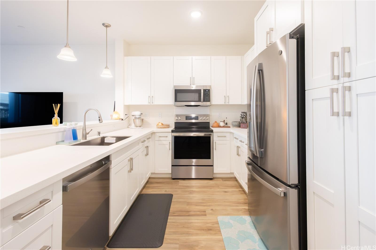 94-1188 Kalahikiola Drive 605