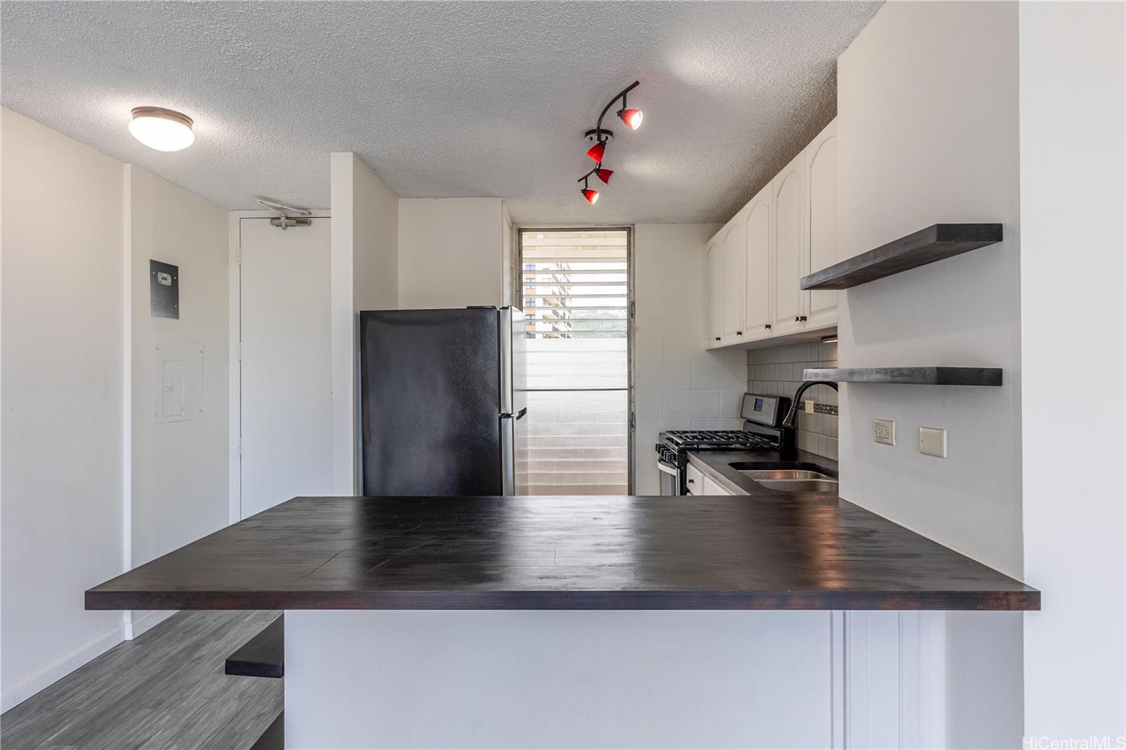 2630 Kapiolani Boulevard  Unit 1403
