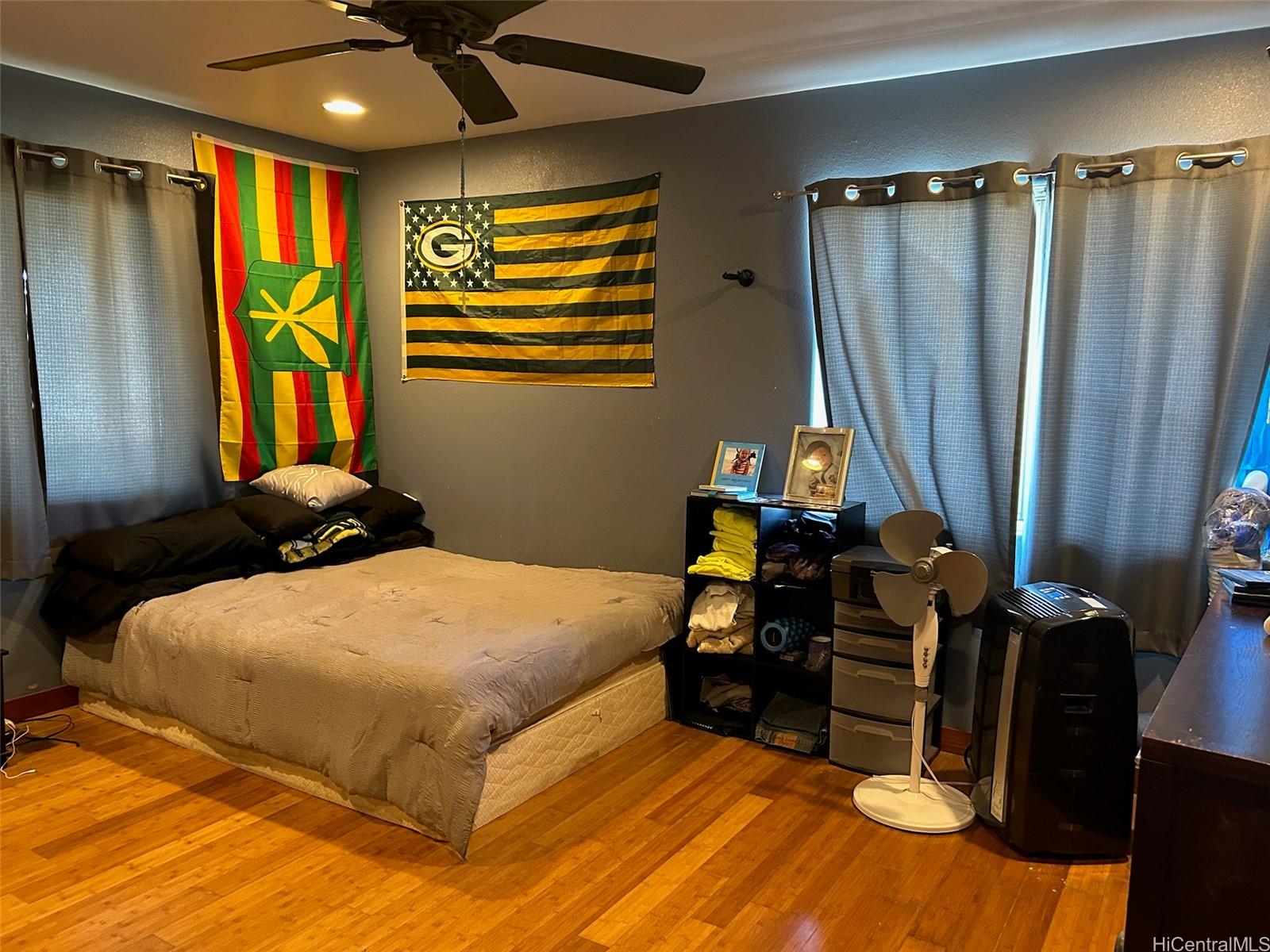 Photo 12 of 18
