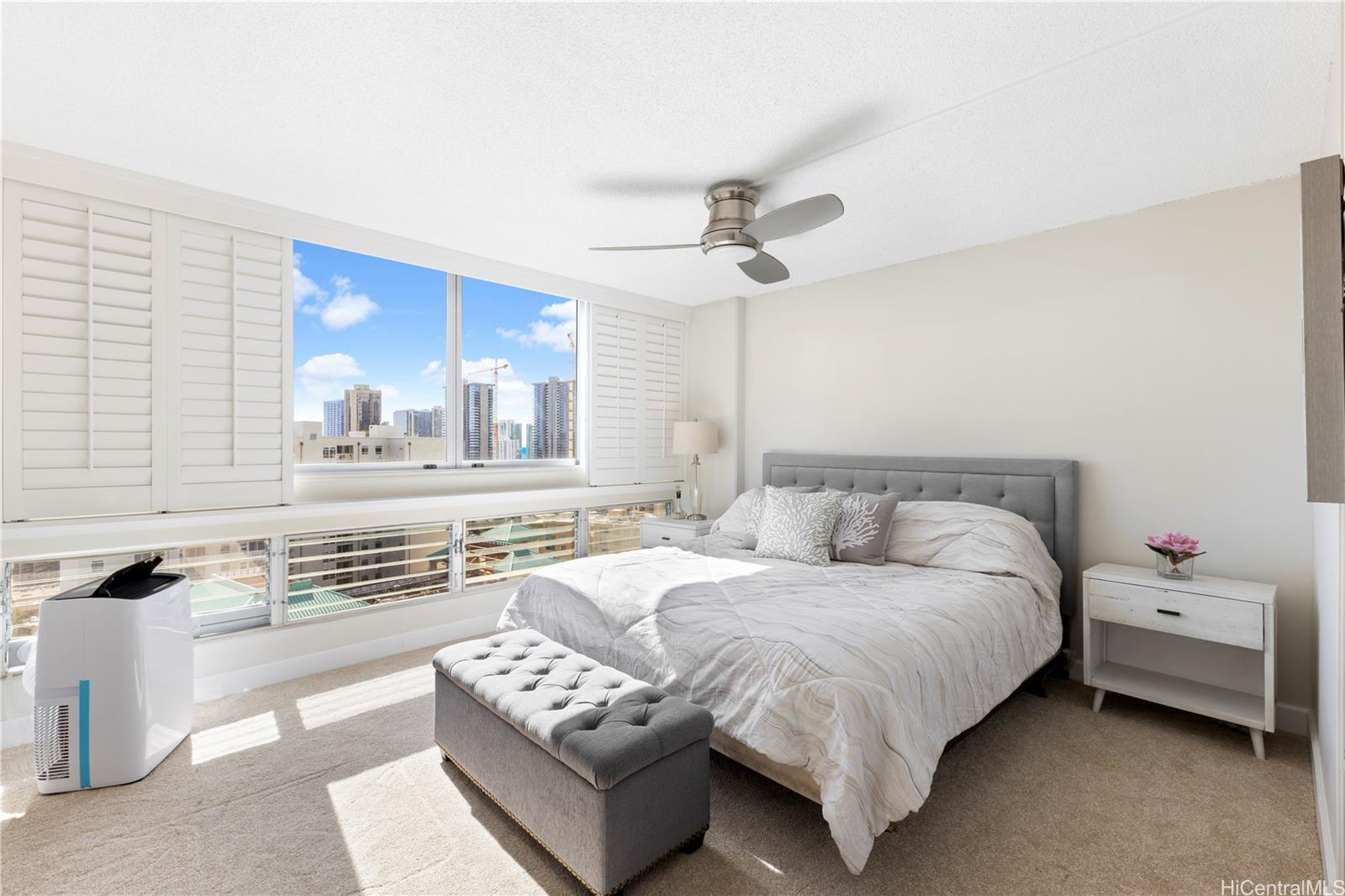 1212 Punahou Street  Unit 2307