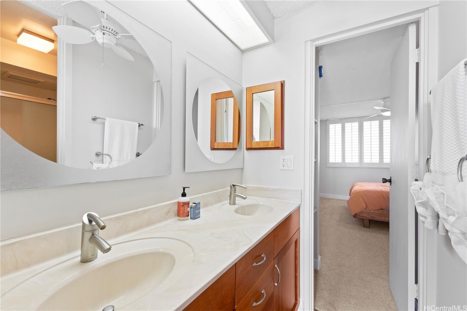 1212 Punahou Street  Unit 2307