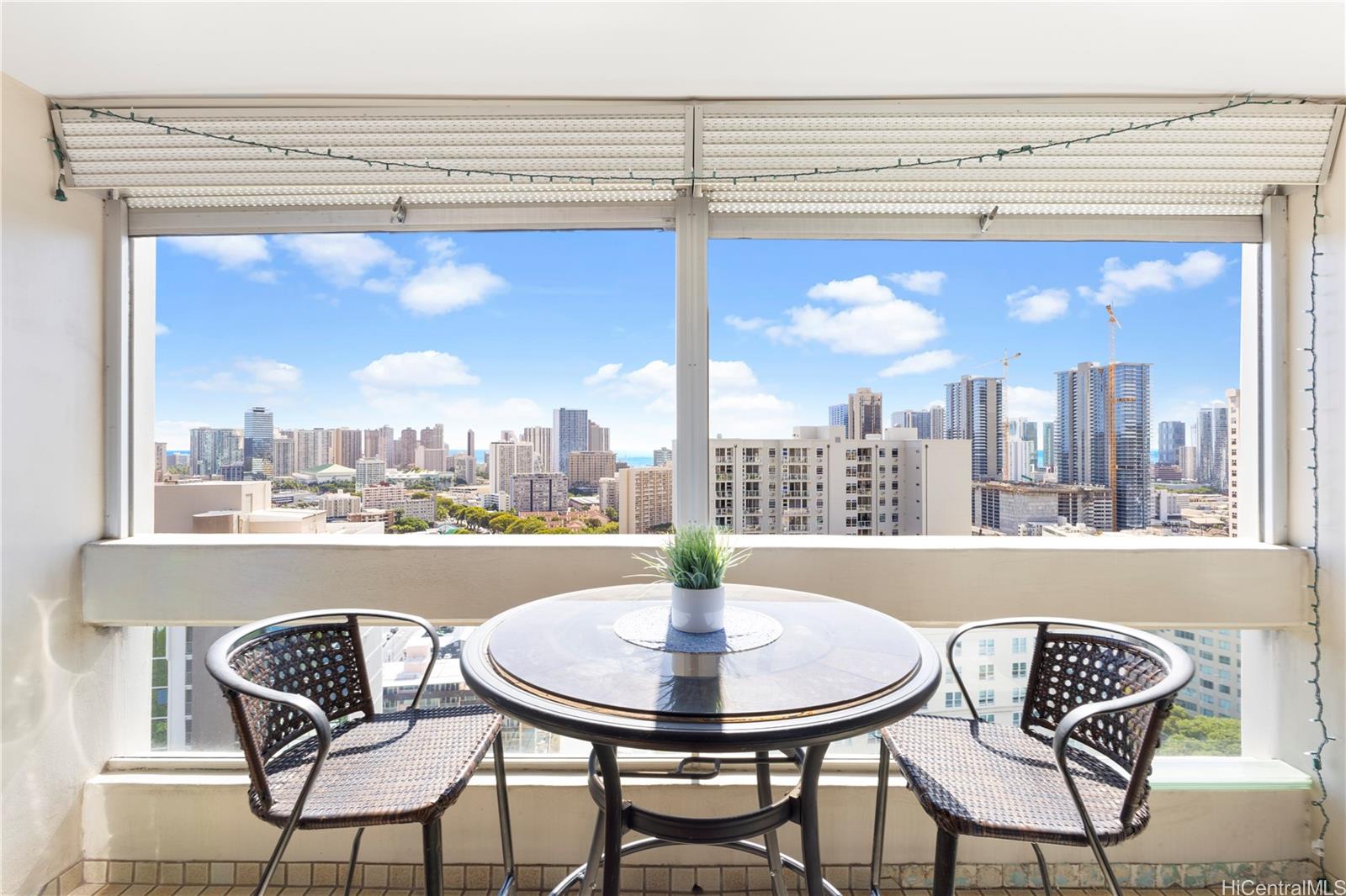1212 Punahou Street  Unit 2307