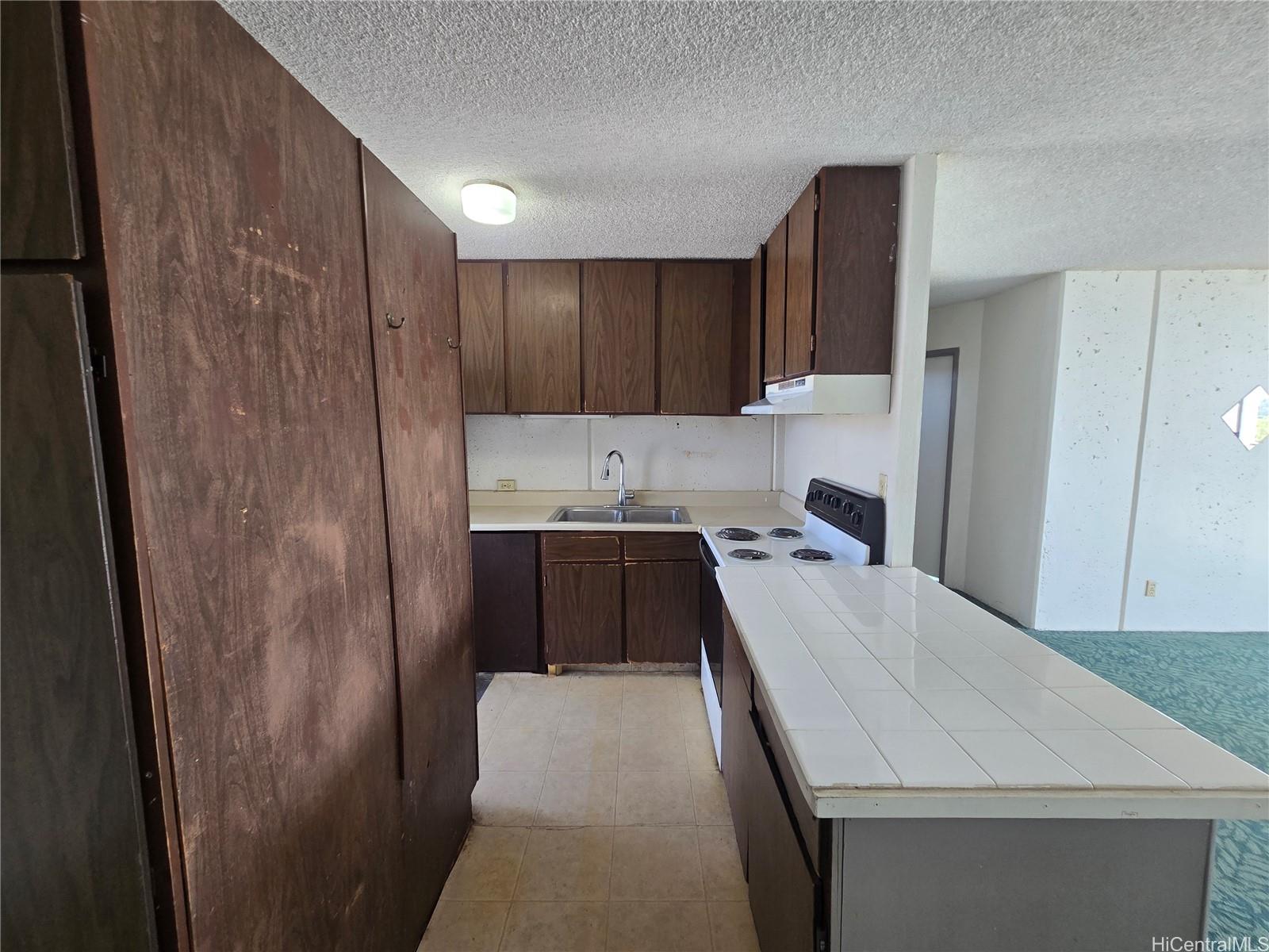 Photo 6 of 25