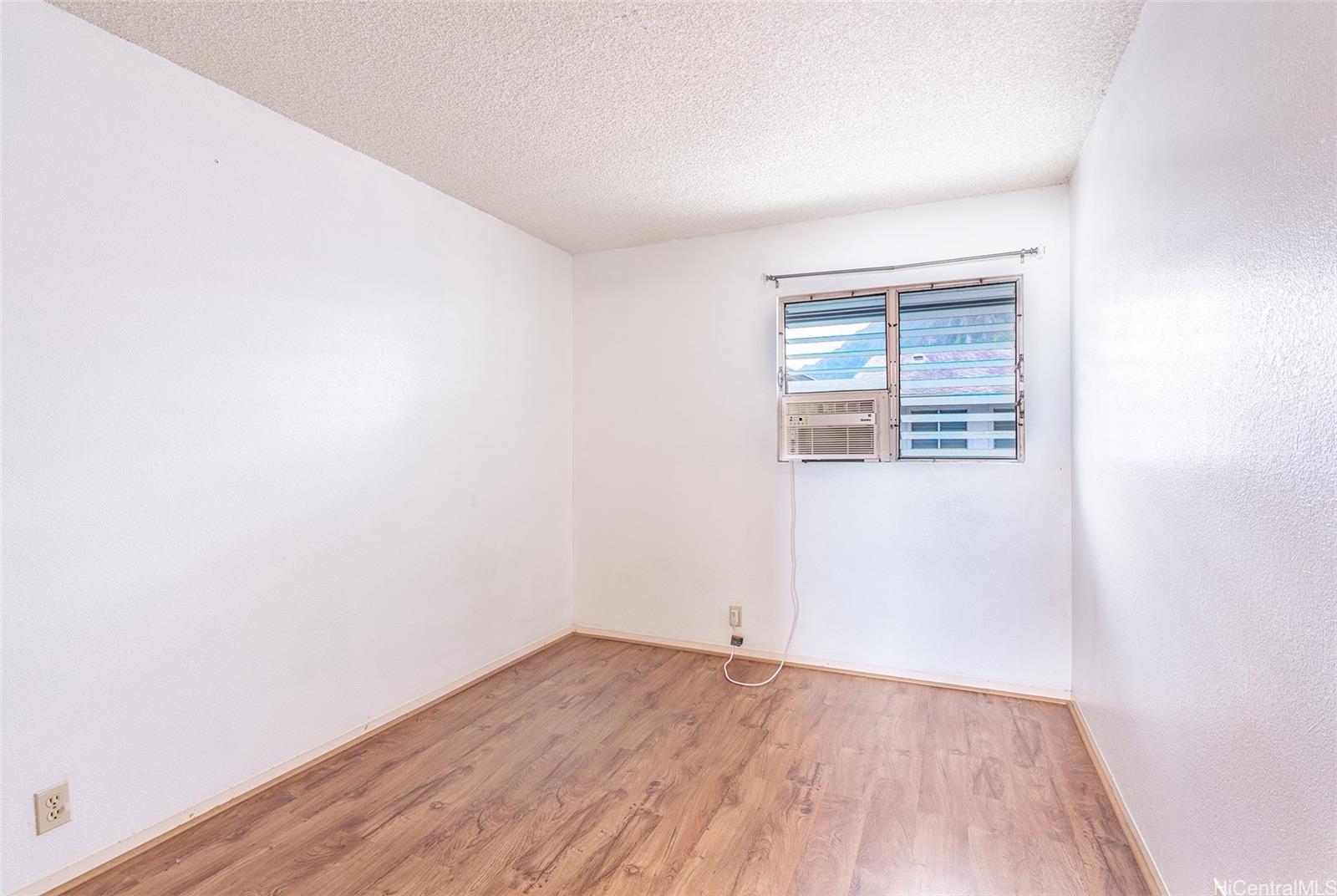 Photo 13 of 18