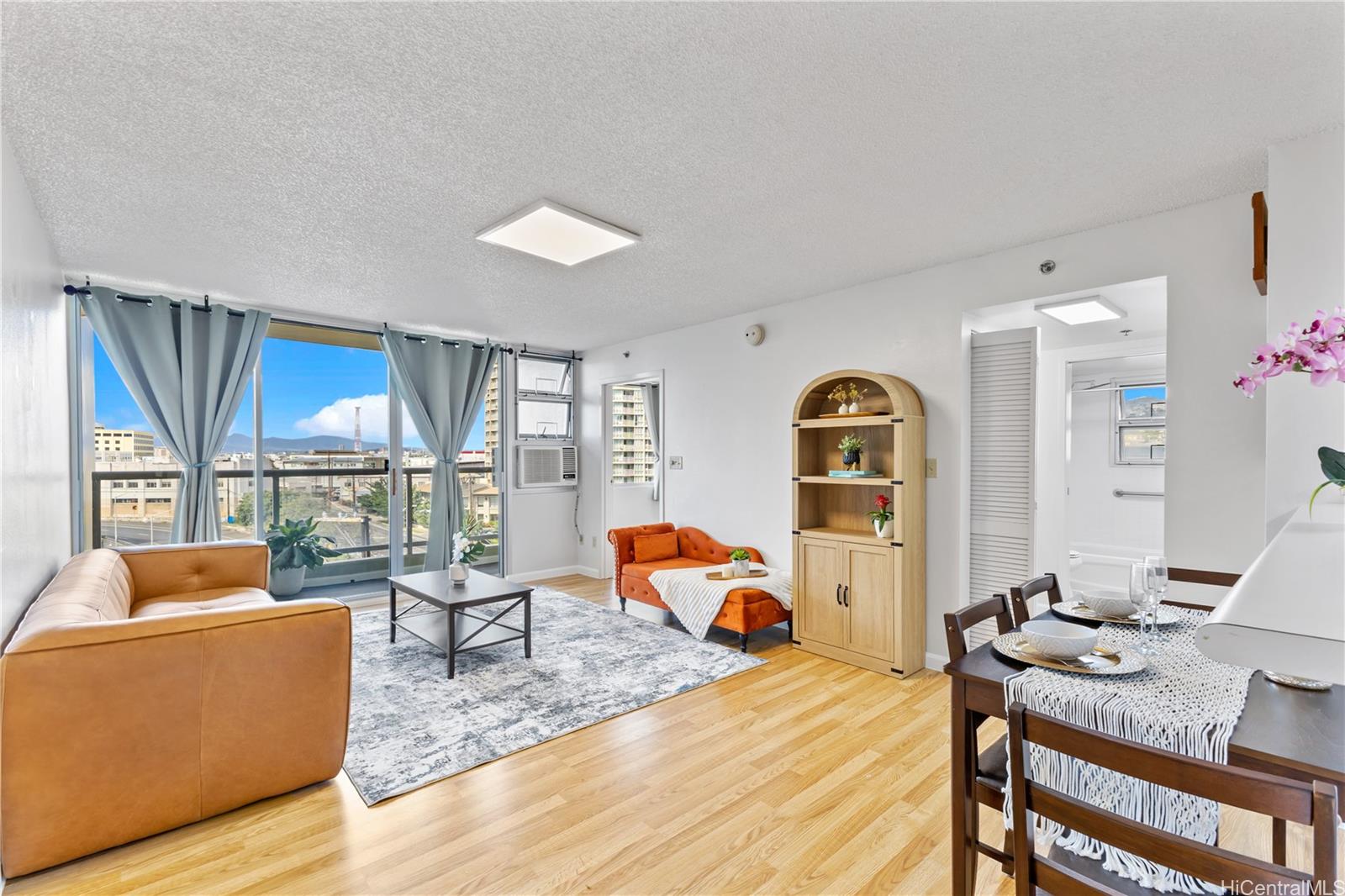 215 N King Street 610