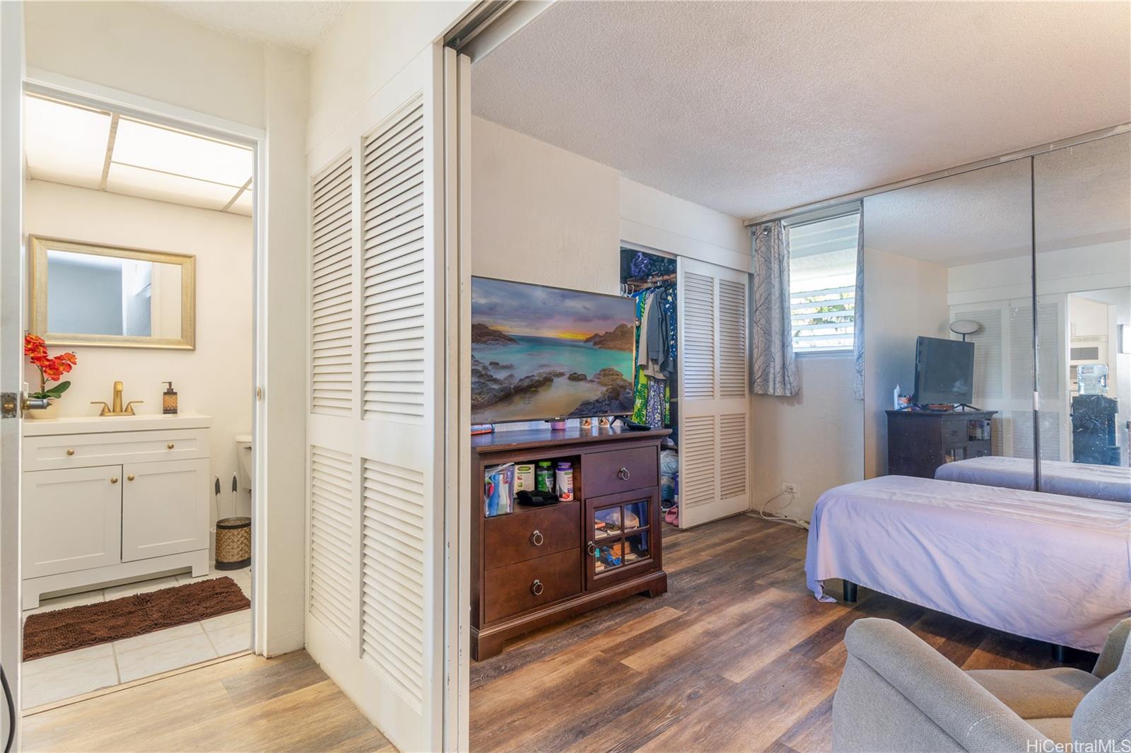 87-561 Farrington Highway  Unit 109