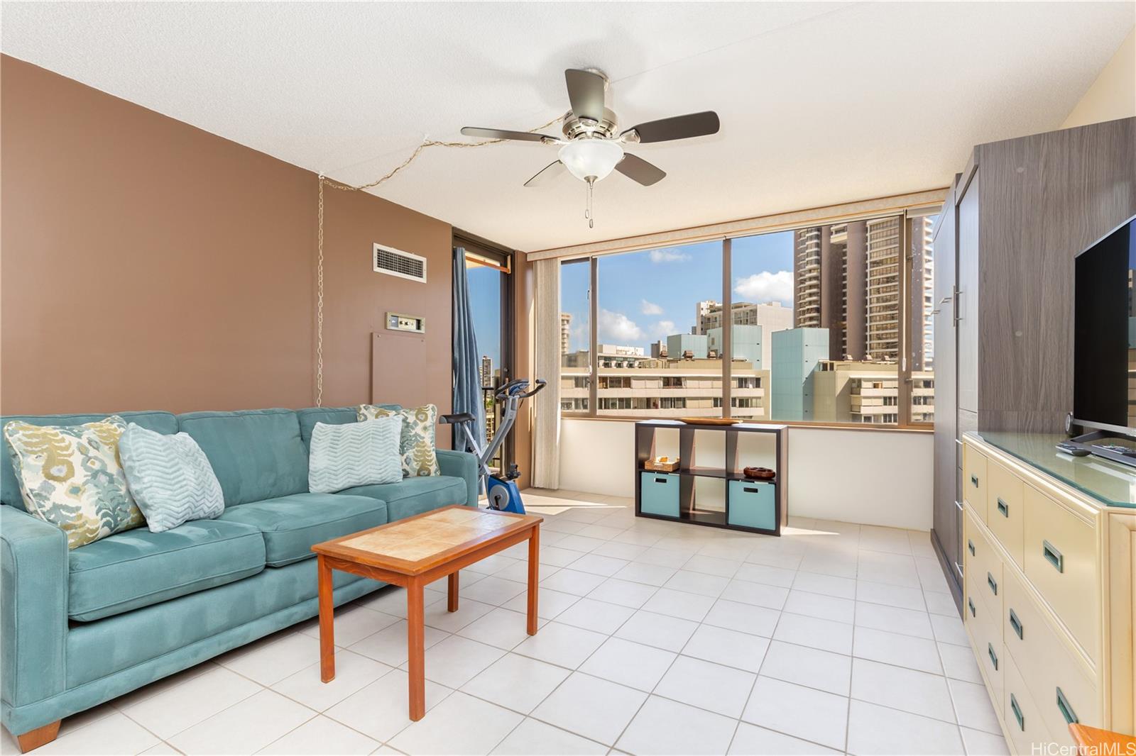 411 Hobron Lane 1405