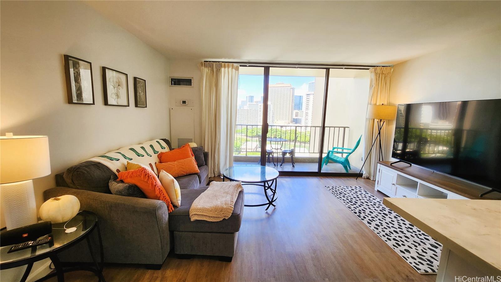 411 Hobron Lane 1408