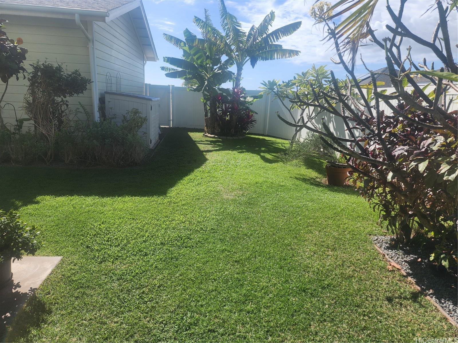 Photo 19 of 25