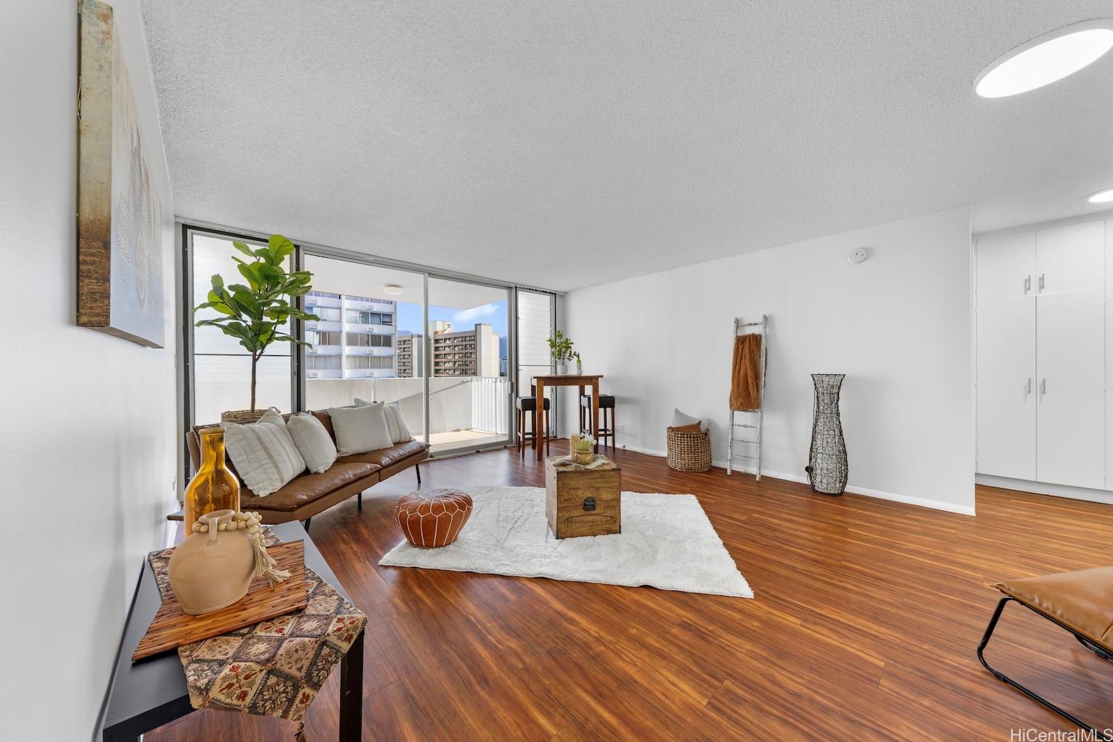 1561 Kanunu Street 1201