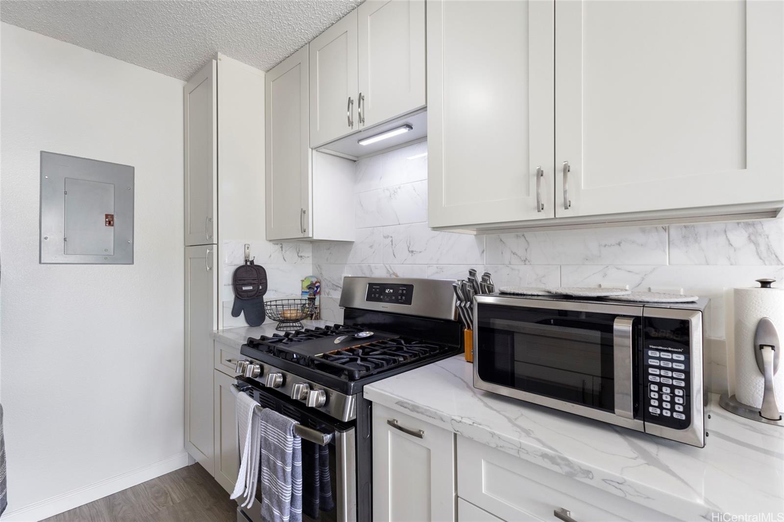 91-1170 Puamaeole Street  Unit 9R