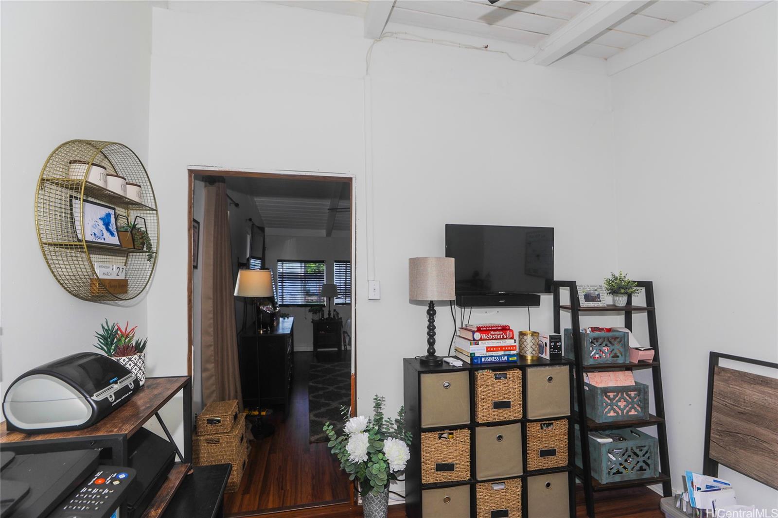 889 Akumu Street