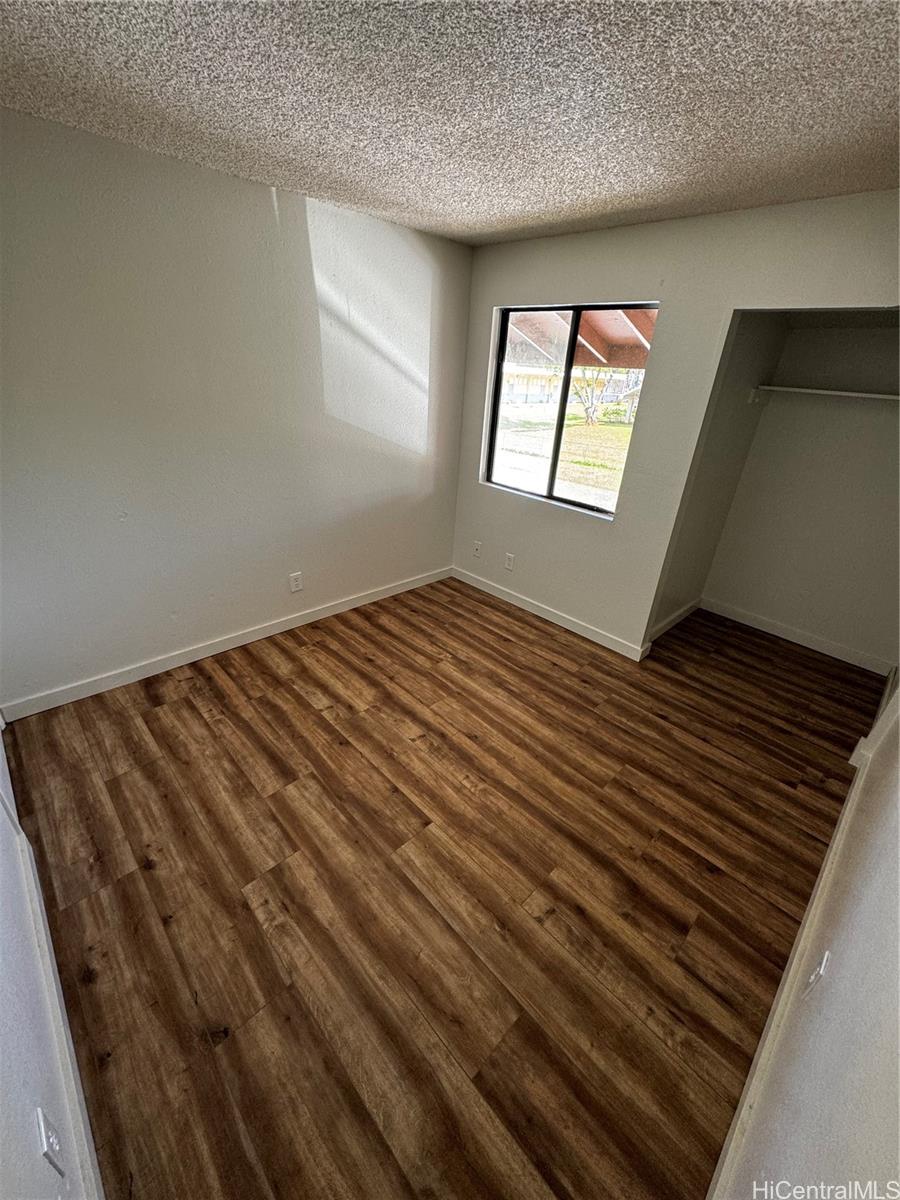 Photo 3 of 6
