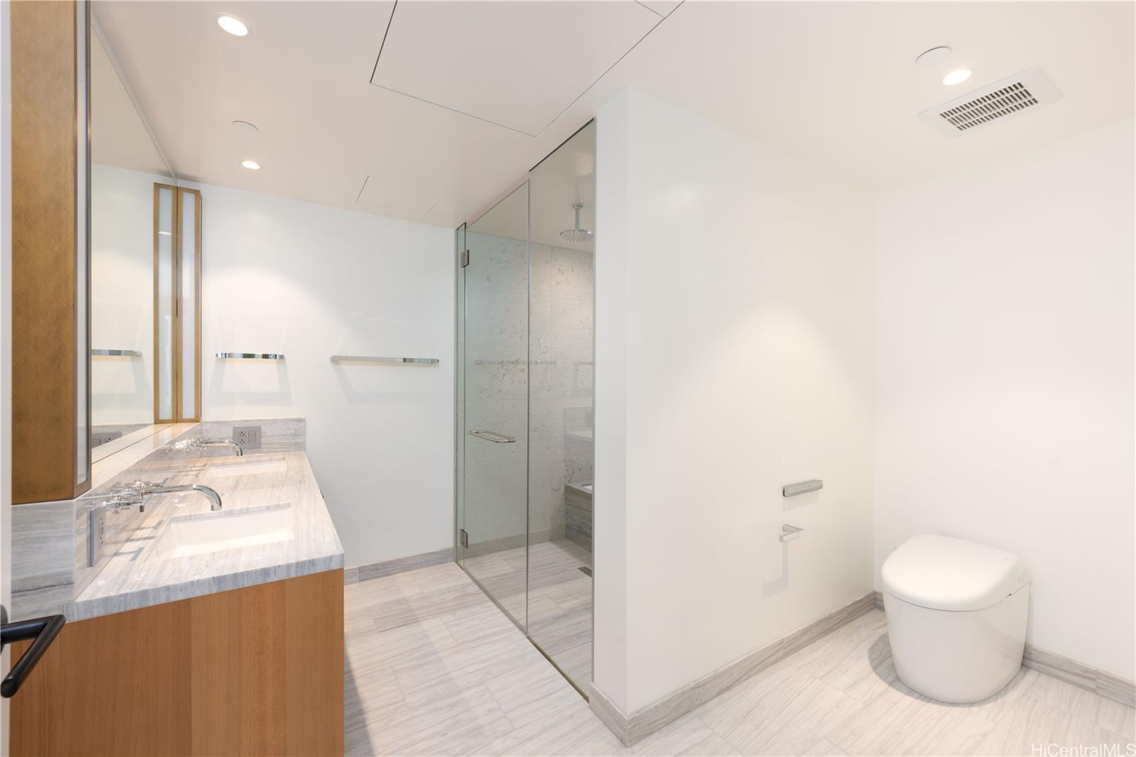 Photo 8 of 15