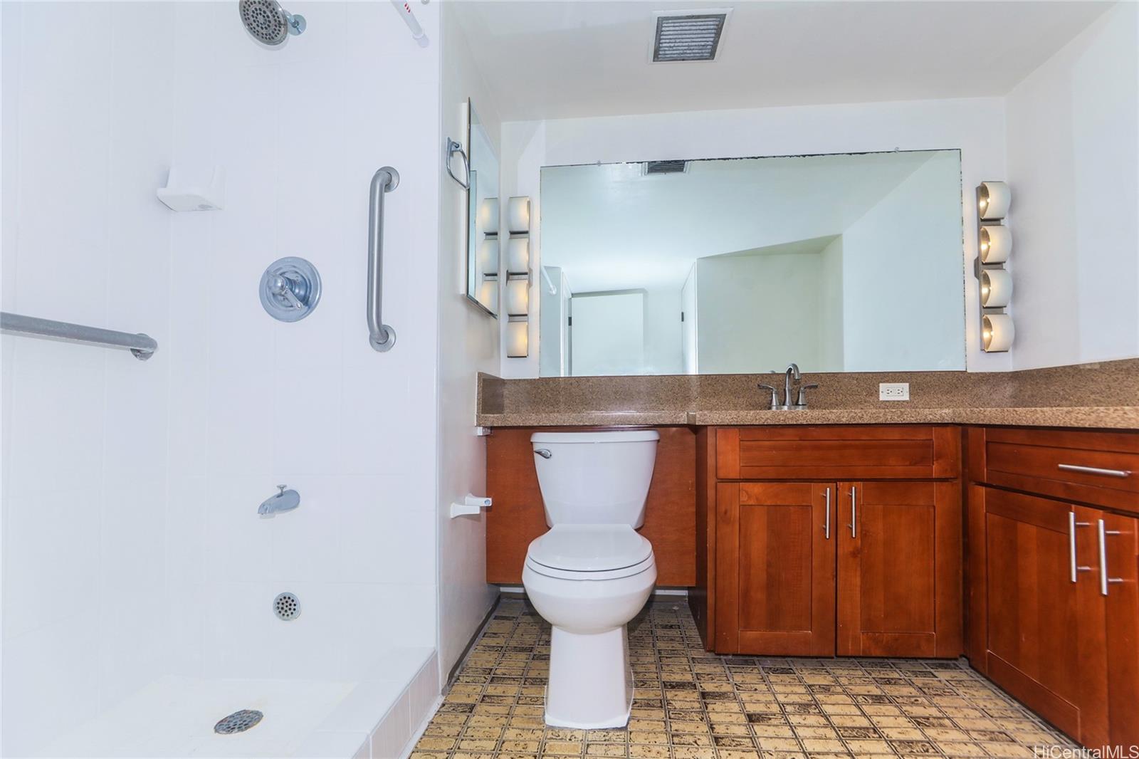 Photo 15 of 24