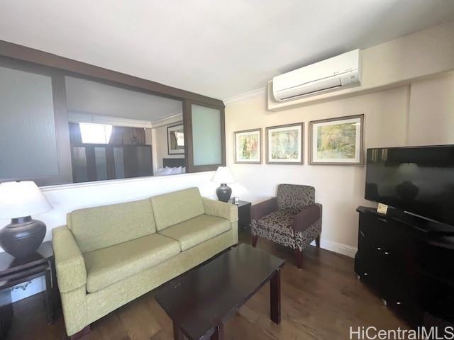 Photo 4 of 19