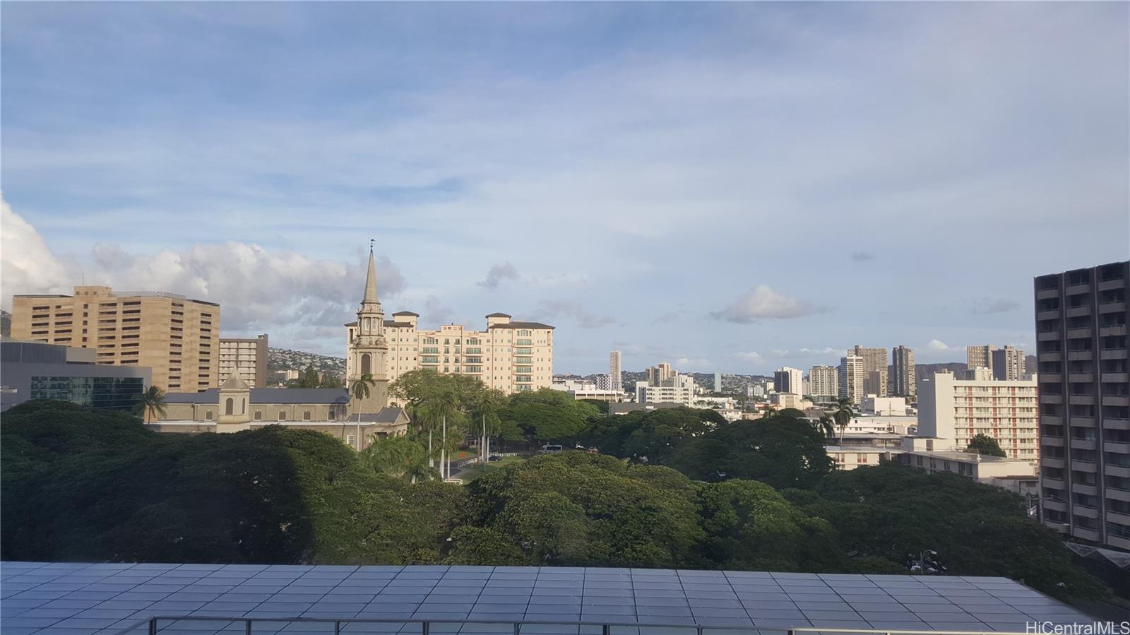 1212 Punahou Street 701