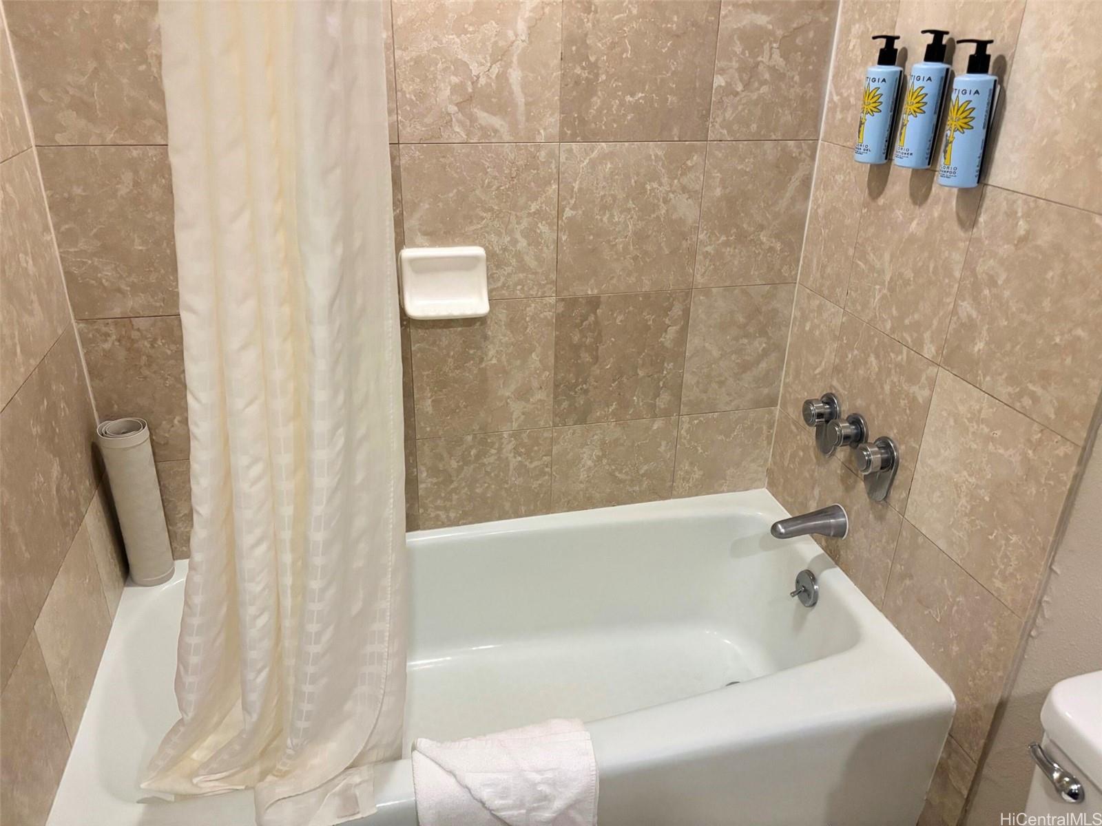 Photo 13 of 25