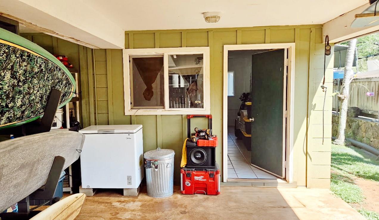 Photo 19 of 25